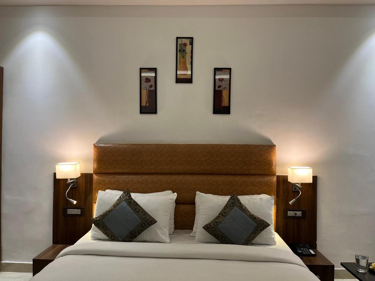 Hotel Kalawati Palace Βαρανάσι Εξωτερικό φωτογραφία